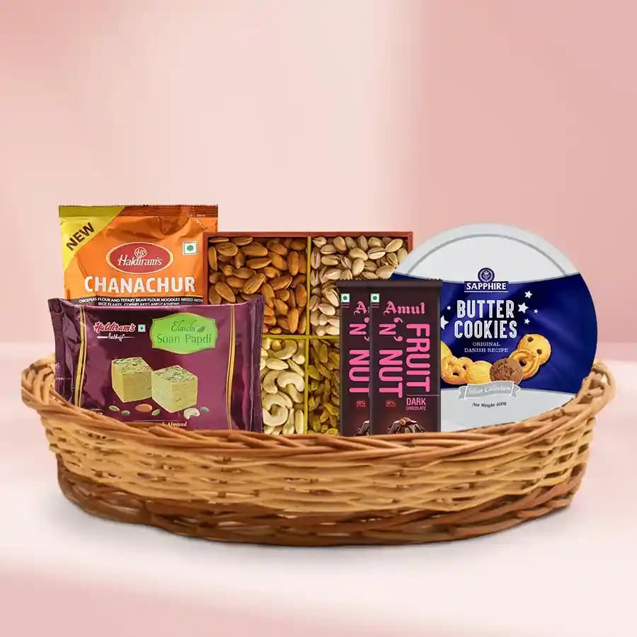Scrumptious Delicacy Delight Gift Hamper