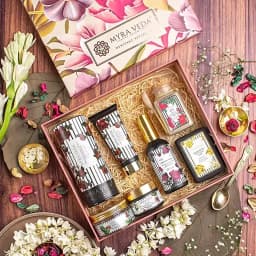 Indulge in Luxury: Myra Veda Spa Gift Set 1