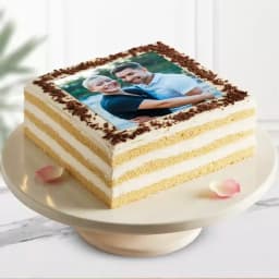 Enjoyable Square Shape Vanilla Flavor Photo Cake 1