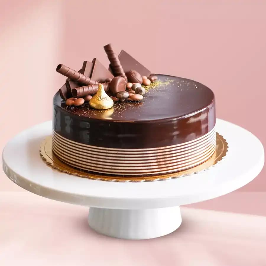Exceptional Chocolate Dripping Cake with Chocolaty Toppings