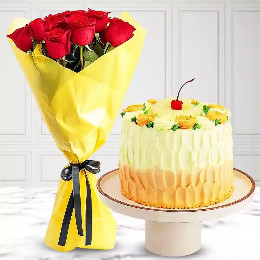Toothsome Pineapple Cake with Roses Bouquet
