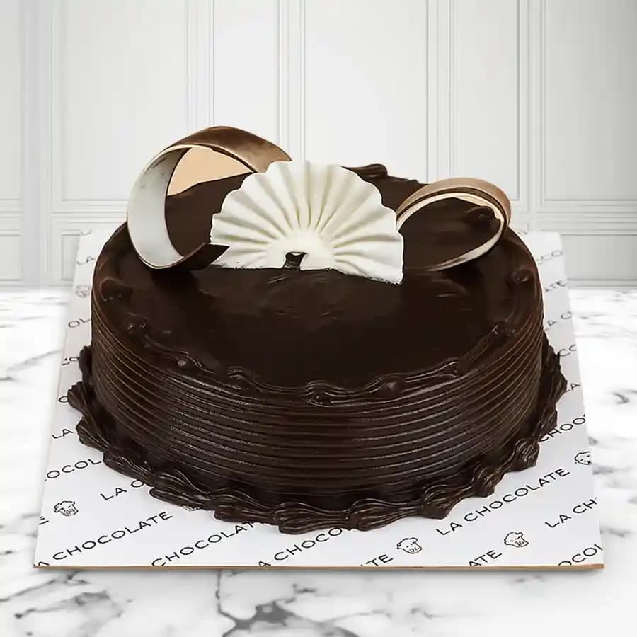 Luxurious Truffle Cake Delight