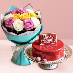Glorious Strawberry Cake with Roses Bunch for X Mas 1