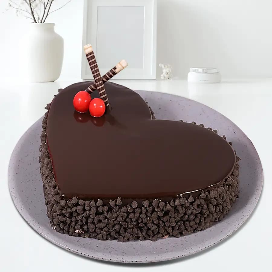 Exquisite Gift of Heart Shape Chocolate Cake