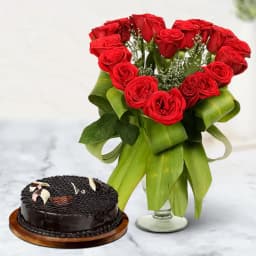 Hearty Arrangement of Red Roses with Chocolate Cake 1