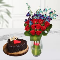 Hearty Red Roses n Blue Orchids in Vase with Heart Shape Choco Cake 1