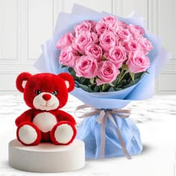 Blooming Affection: Teddy & Roses Delight 1