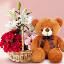 Cuddle & Bloom Gift Set 1
