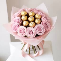 Attractive Bouquet of Ferrero Rocher with Pink Roses for Mom 1
