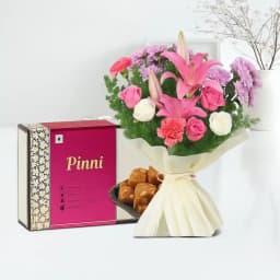 Pinni with Seasonal Flower Bouquet 1