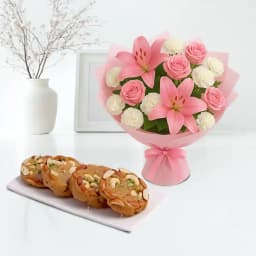 Bikanervala Halwa Sohan with Flowers Bouquet 1
