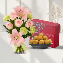 Besan Ladoo with Flowers Bouquet 1
