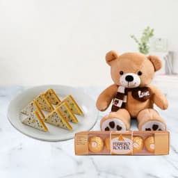 Kaju Pista Sandwich from Almond House with Teddy N Ferrero Rocher 1