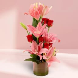 Exclusive Red Roses n Pink Lilies Vase 1