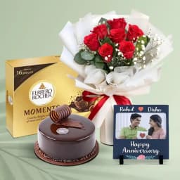 Romantic Indulgence: Roses & Gourmet Gifts 1