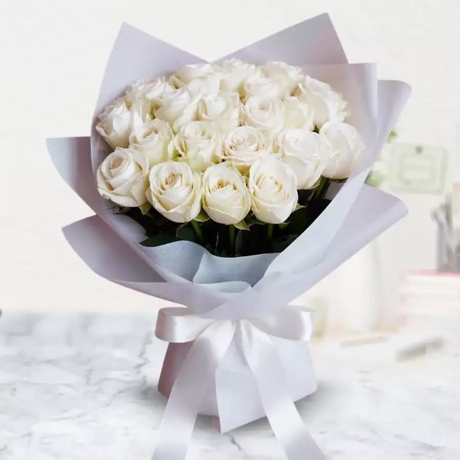 Mesmerizing White Roses Bouquet