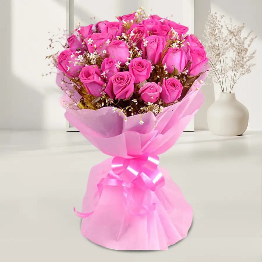 12 Pink Rose Hand Bunch