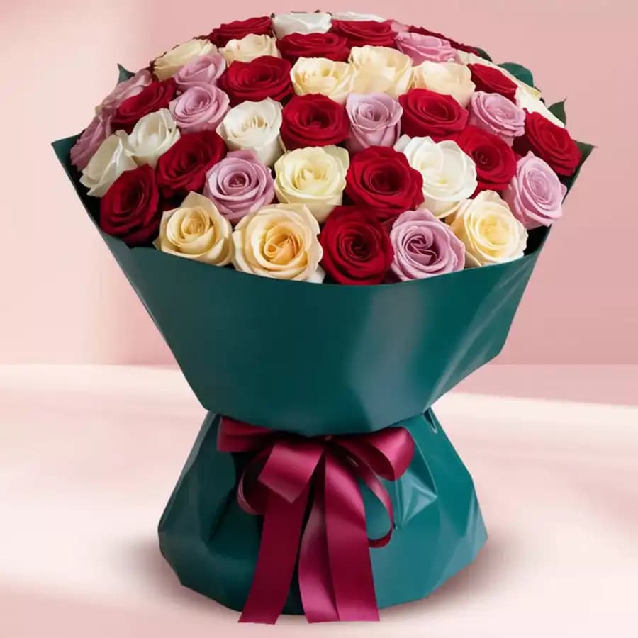 Elegant Bouquet of Mixed Roses