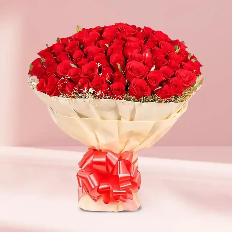 Mesmerizing Bouquet of Red Roses