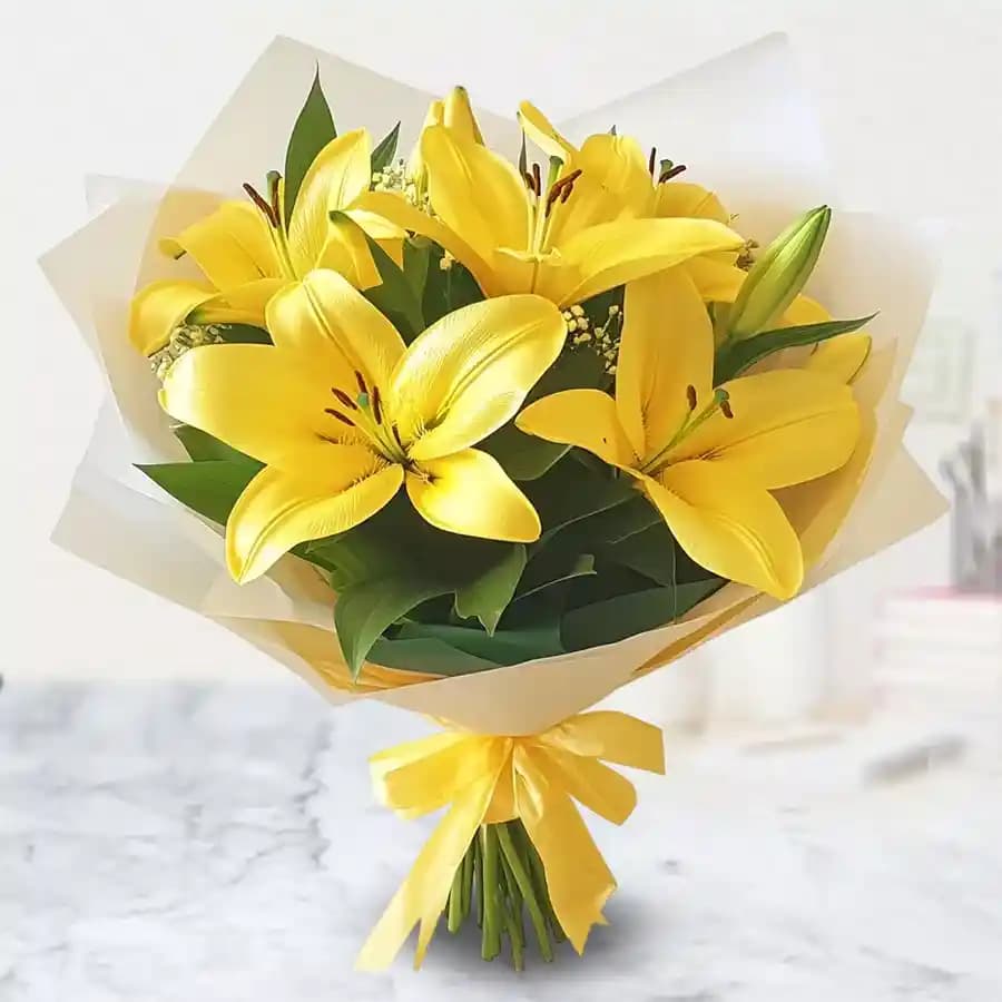 Beautiful Bouquet of 6 Blooming Lilies