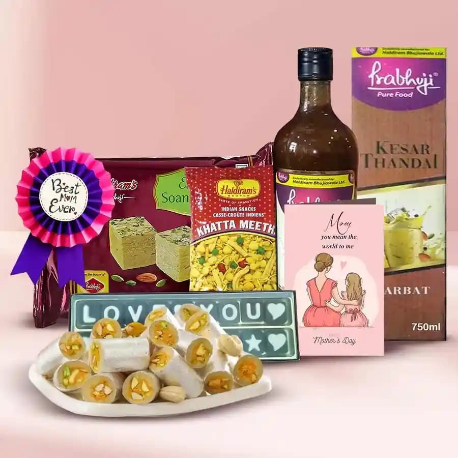 Piquant Personalized Treat Gift Hamper