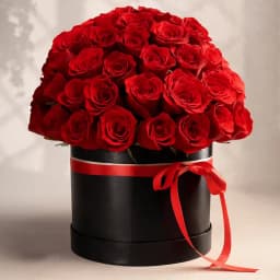 Classy Rose Day Special Gift Tub Arrangement of Red Roses 1