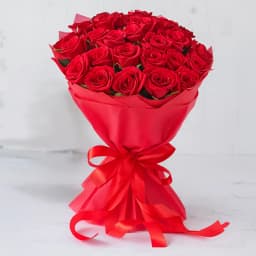 Eye Catching Bouquet of Fresh Red Color Roses 1