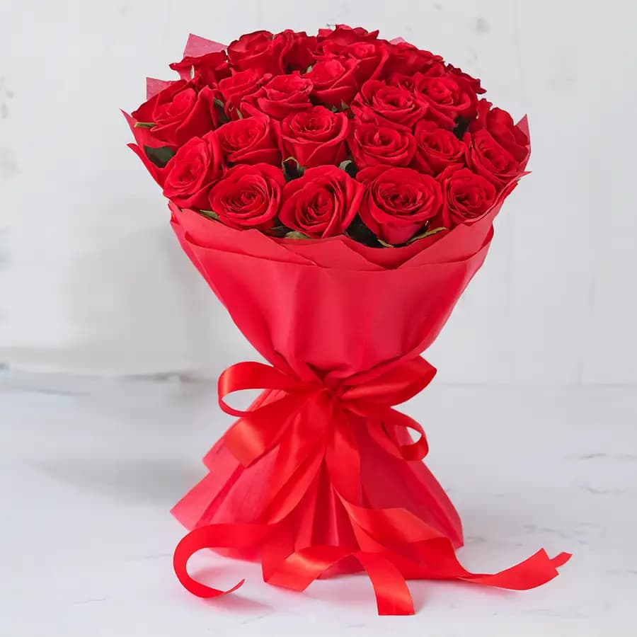 Eye Catching Bouquet of Fresh Red Color Roses