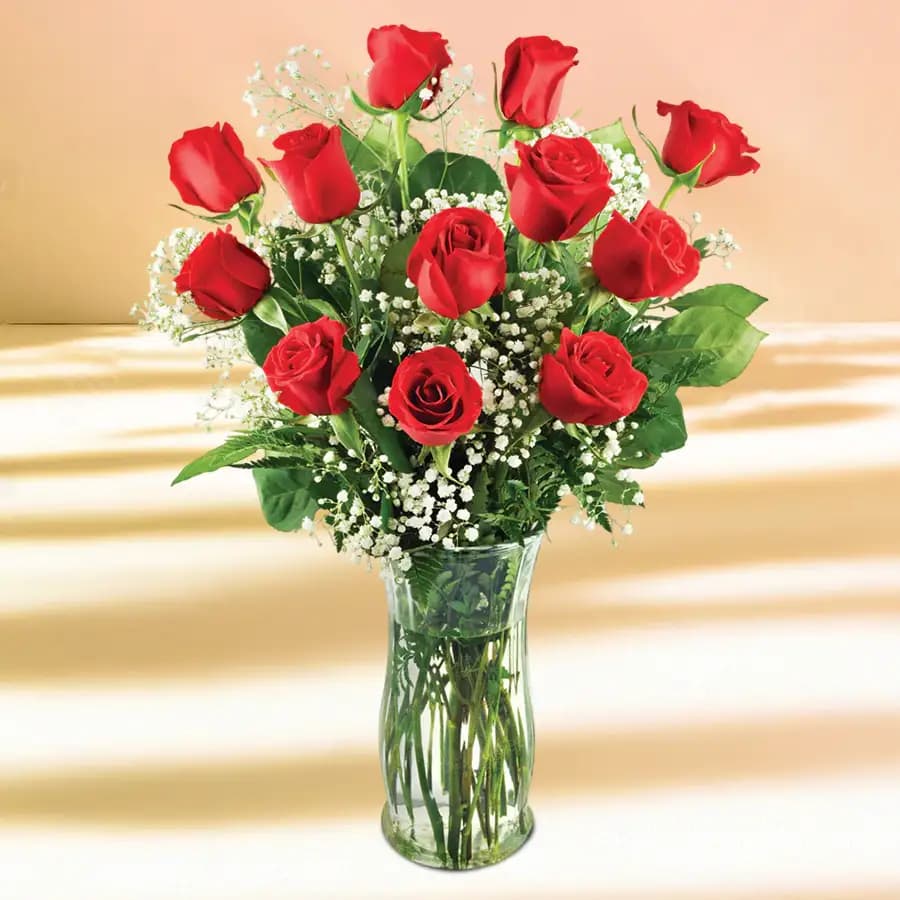 Mesmerizing Red Rose Arrangement in a Glass Vase