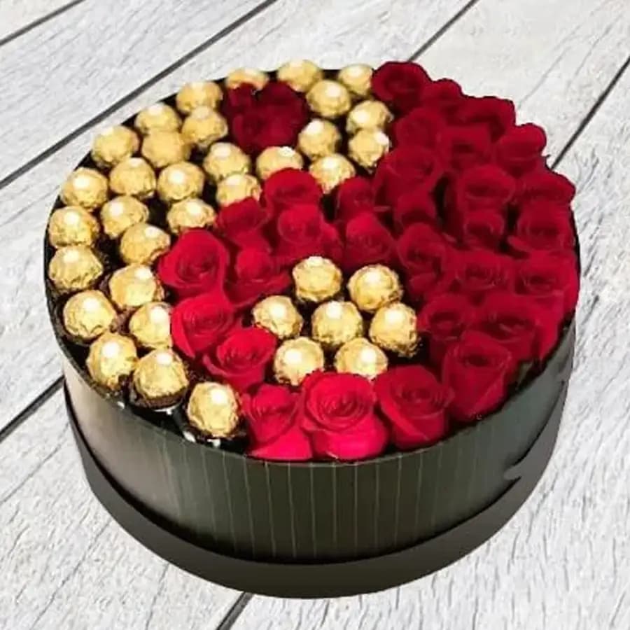 Beautiful Luxury Box of Red Roses n Ferrero Rocher