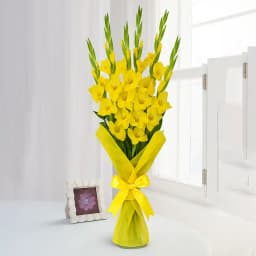 Lovely Bouquet of Yellow Gladiolus n Roses 1