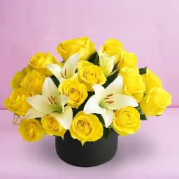 Exquisite Fresh Flowers Arrangement of Roses n Anthodium 1