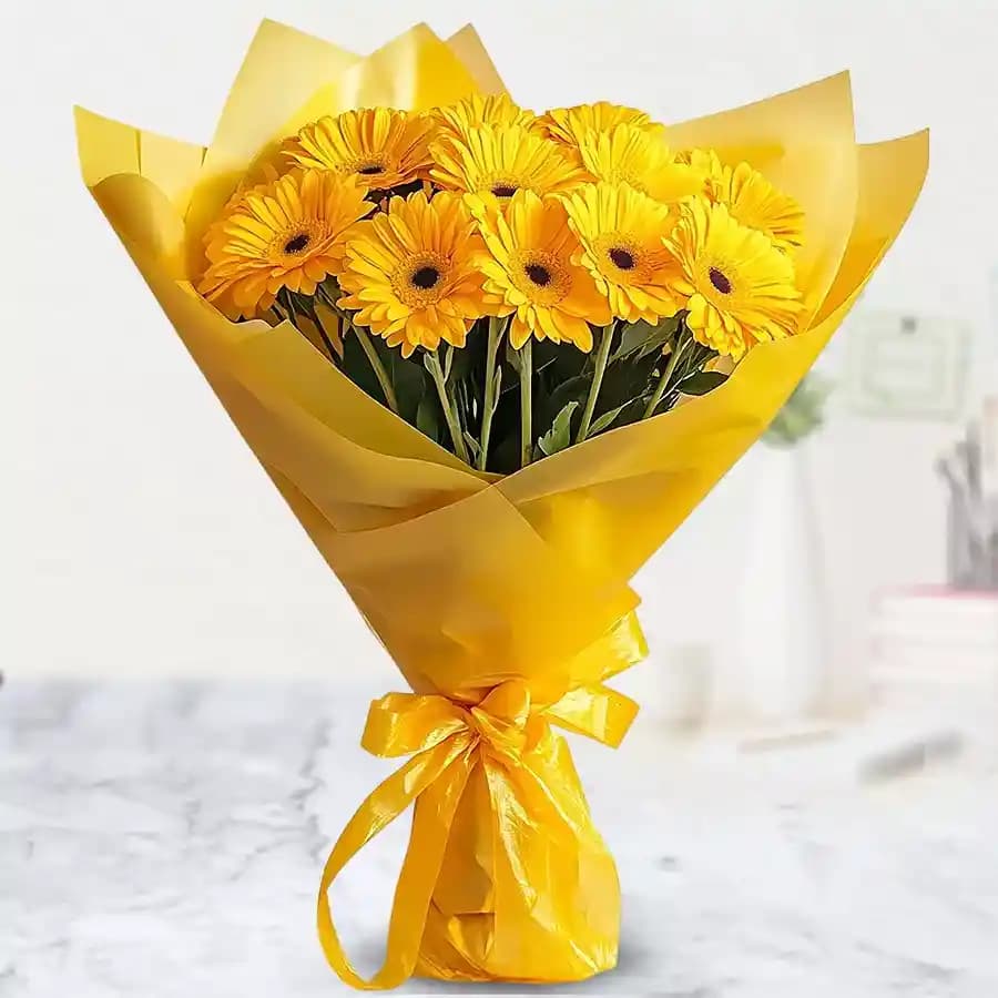 Elegant Yellow Gerberas Bouquet