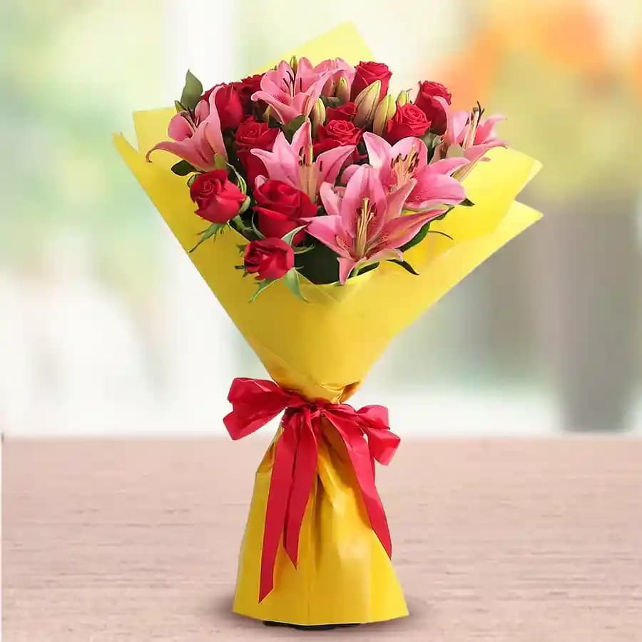 Special Lilies N Roses Bouquet