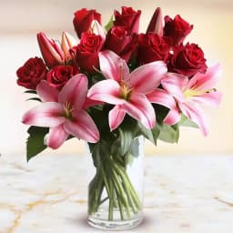 Attractive Lilies with Roses in a Glass Vase 1