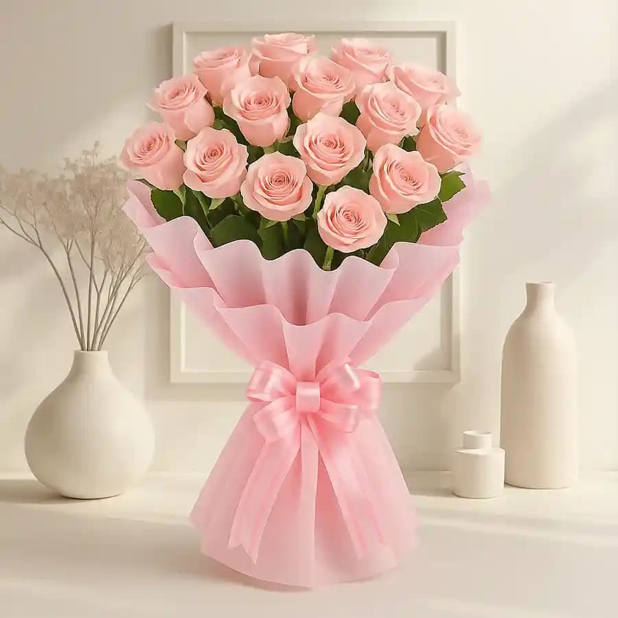 Appealing Hand Bunch of Pink Roses