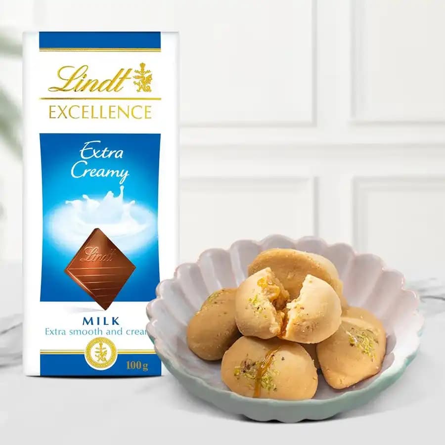 Jolbhora Sandesh from Balaram Mullick with Lindt Excellence Chocolate Bar