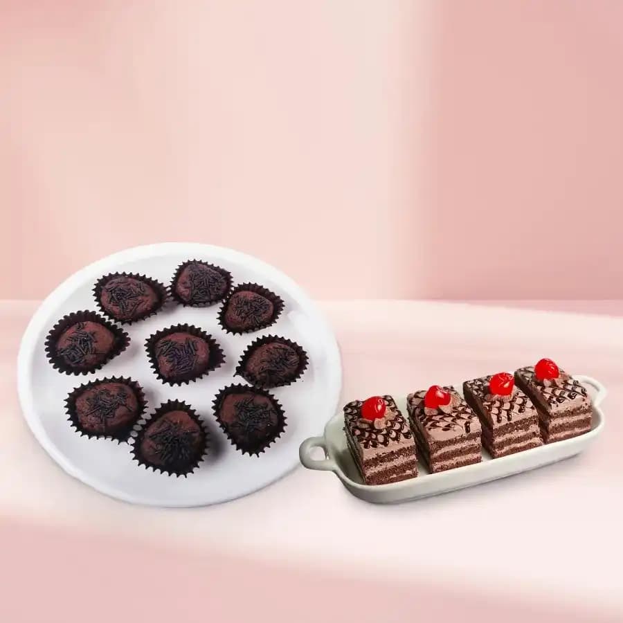 Chocolava from Balaram Mullick with Chocolate Pastry