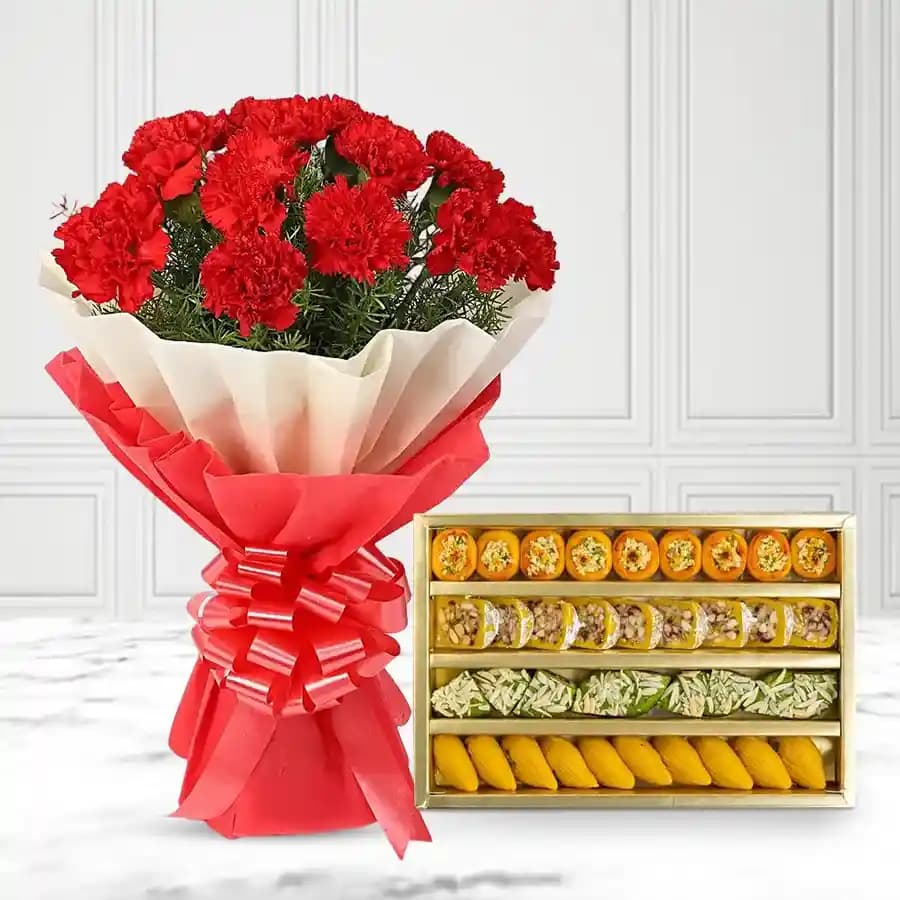 Roses N Assorted Sweet Indulgence