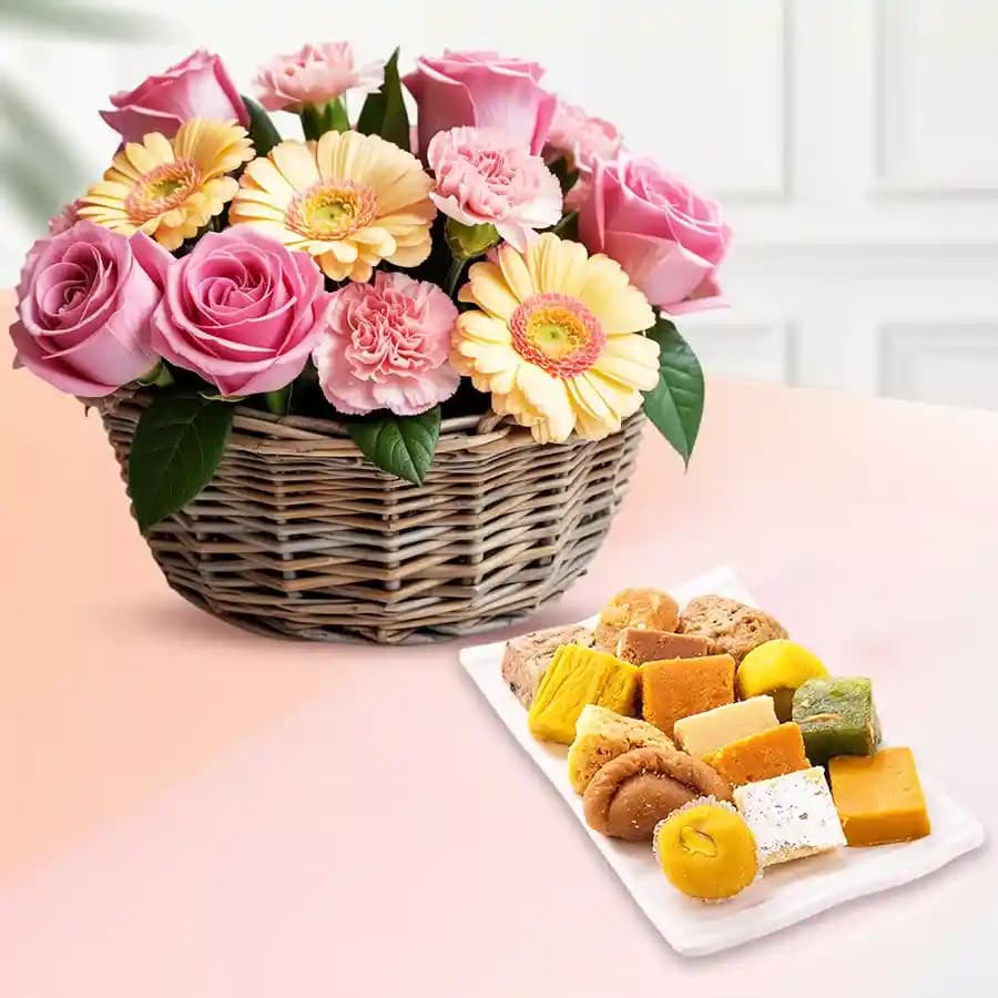 Mixed Flowers N Sweet Treat