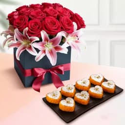 Motipaan from Ganguram with Designer Flower Arrangement 1