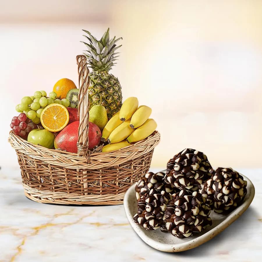 Kaju Delights & Fresh Harvest Gift Set