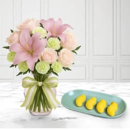 Aam Bhora Sondesh from K.C.Das with Flowers Bouquet 1