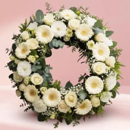 Lovely Mixed Flowers Wreath Online 1
