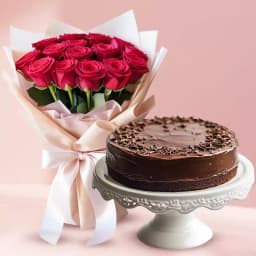 Adorable Red Roses in a Vase with divine Chocolate cake 1