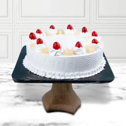 Tropical Delight Pineapple Cake Surprise 1