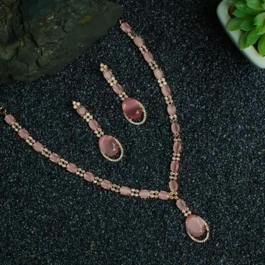 Chic Oval Gemstone Necklace Set