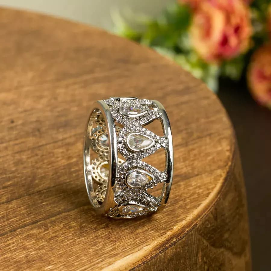 Charming Pear-Shaped Silver Ring