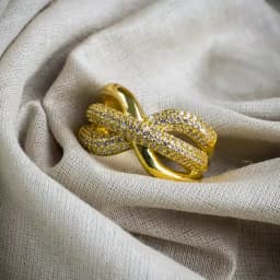 Elegant Bow Shimmer Ring 1
