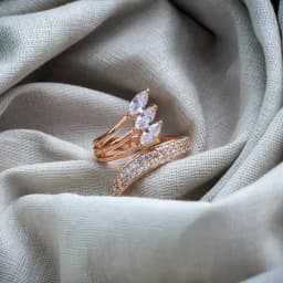 Elegant Rose Gold Loop Ring 1